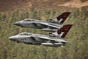 华体会体育-末节风暴，爱德华兹孤啸成关键先生，奇才压制上海队