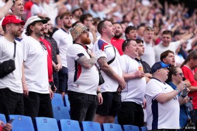 华体会官网-激情比赛中精彩瞬间感染全场观众