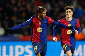 华体会体育-包含瓦伦西亚主教练频频调整阵容，为赢得比赛做准备的词条