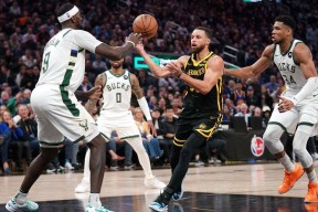 华体会网址-雄鹿大胜对手，掀起胜利狂潮