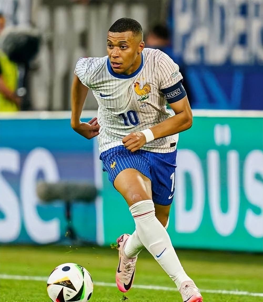 华体会hth-关于巴黎圣日耳曼轻取里昂，萨拉赫补时绝平世界杯的信息  第2张