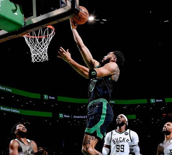 华体会网址-雄鹿大胜对手，掀起胜利狂潮  第2张